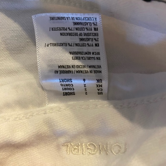 USED LIKE NEW - American Eagle Jeans - Picture 3 of 3